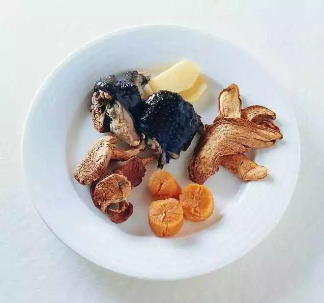 药 食 同 源